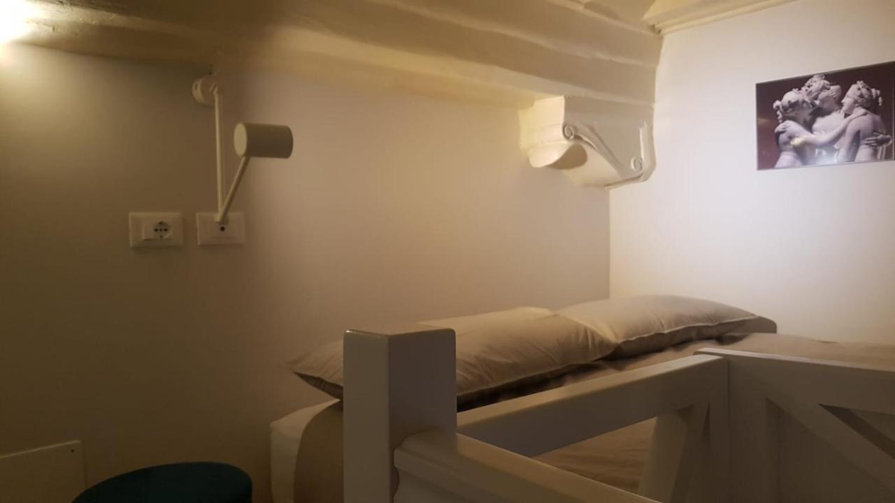Apartment Domus Lupae -live In The Heart Of Rom